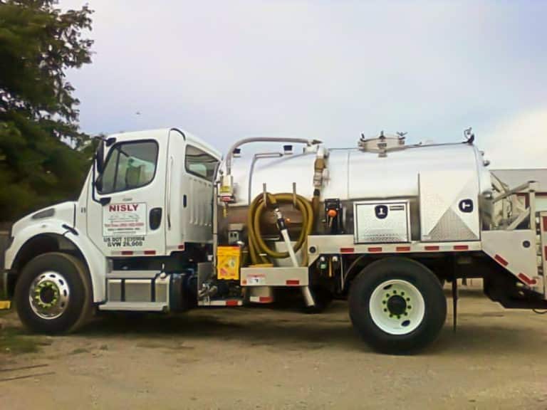 portable toilet rental cleaning truck